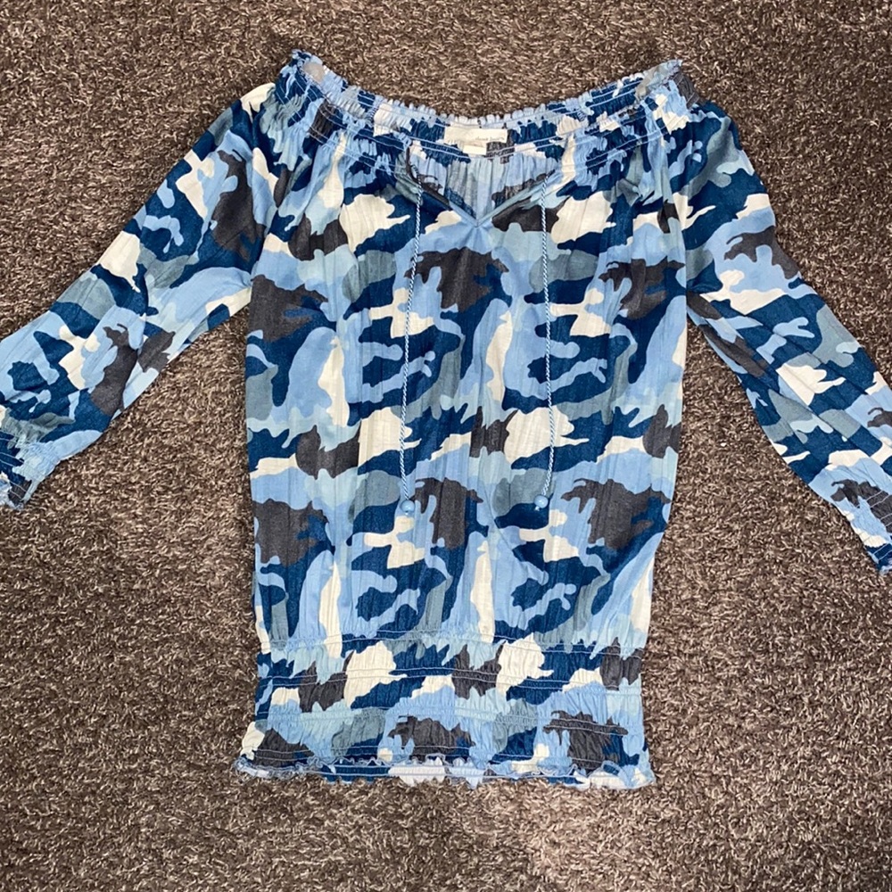 Derek heart top.  Size S